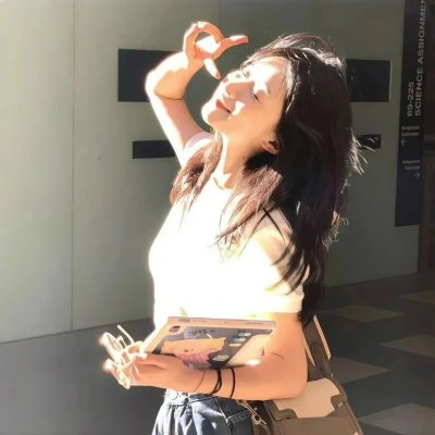 绿茵场外